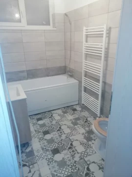 Amenajări interioare și exterioare, instalații electrice și sanitare
